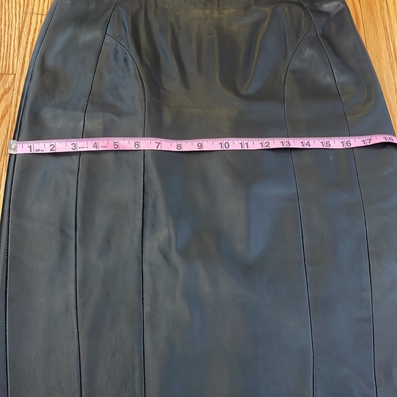 Danier Italian Leather High Waist Pencil Skirt w Back Slit, Black, sz 6 - Picture 12 of 14